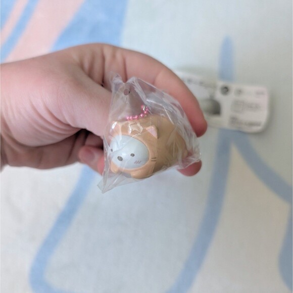 Sumikko Gurashi Cat Mascot Figure Keychain Shirokuma - Picture 2 of 2